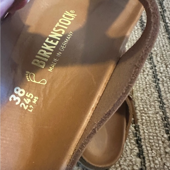 CEDAR BIRKENSTOCK GIZEH BIG BUCKLE LEATHER SANDALS, Size 38 - Picture 7 of 8